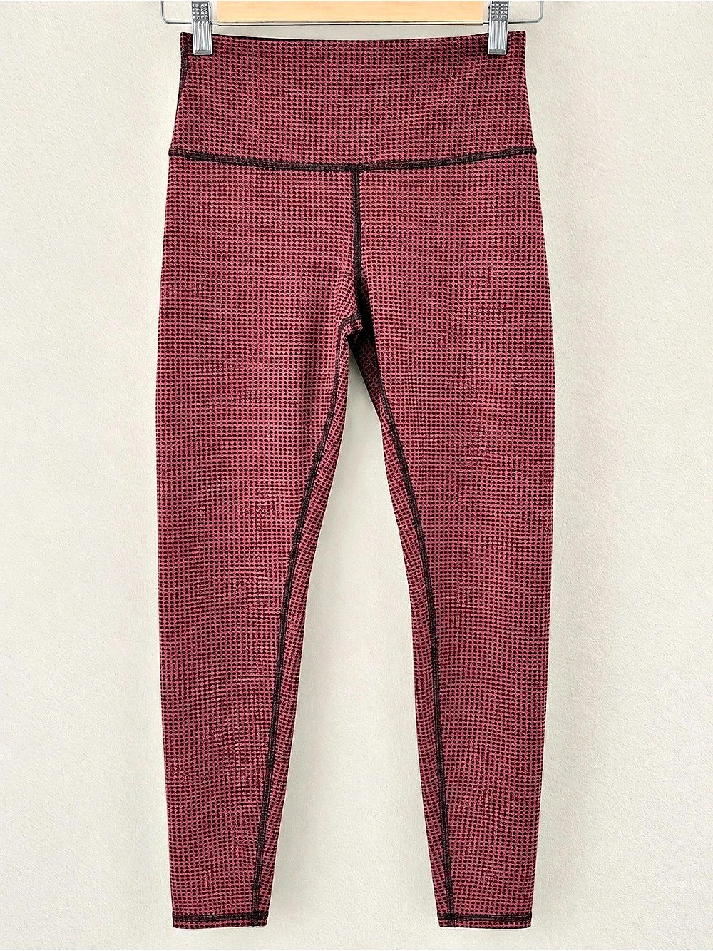 Alo Airlift Fear Away Houndstooth Leggings in Red & Black Size Medium